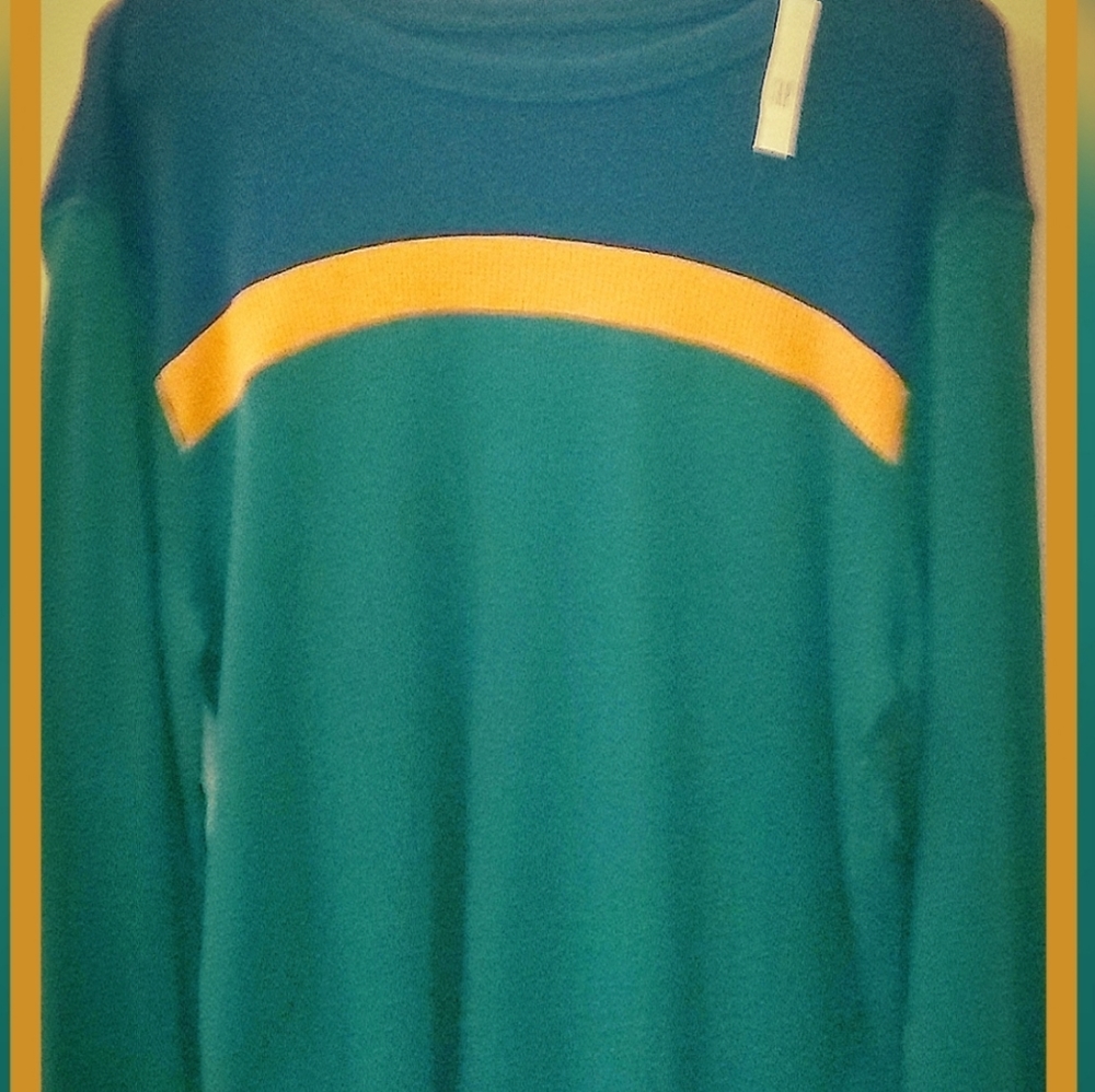 New Gap Men's Size Medium Long Sleeve Shirt